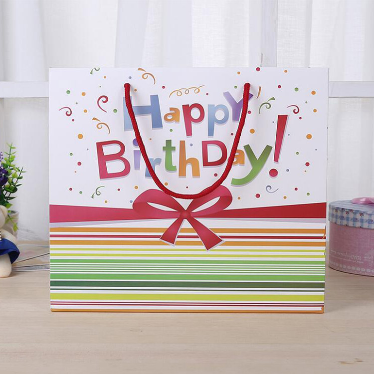 কিভাবে পেপার গিফট ব্যাগ আপনার ব্র্যান্ড এবং উপহার দেওয়ার অভিজ্ঞতা বাড়াতে পারে?